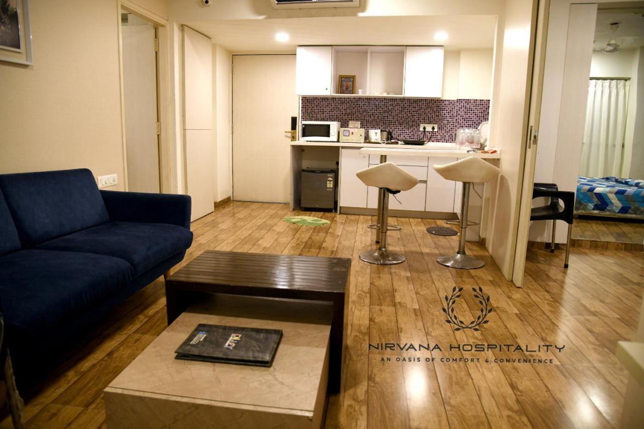 Rajhans Belliza Luxurious Studio Apartment สุรัต ภายนอก รูปภาพ