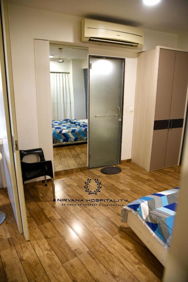 Rajhans Belliza Luxurious Studio Apartment สุรัต ภายนอก รูปภาพ
