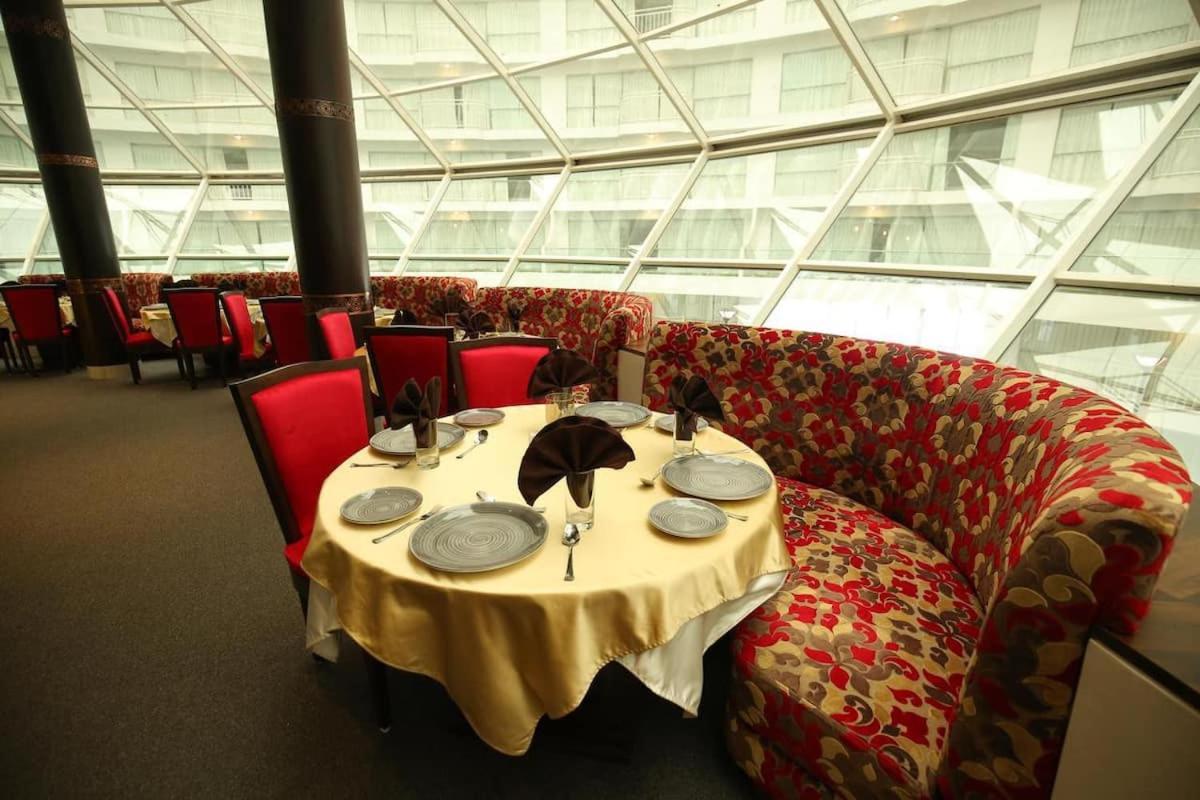 Rajhans Belliza Luxurious Studio Apartment สุรัต ภายนอก รูปภาพ